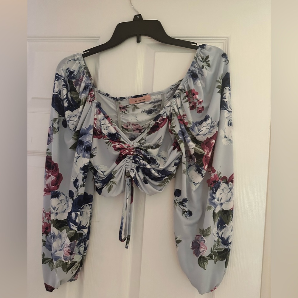 Gorgeous floral blouse worn once!!!